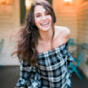 Meet your Posher, Adriana